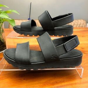 Skechers Foamies Day Dream Luxe Foam with Arch Fit Women's Black Sandals. US 9.